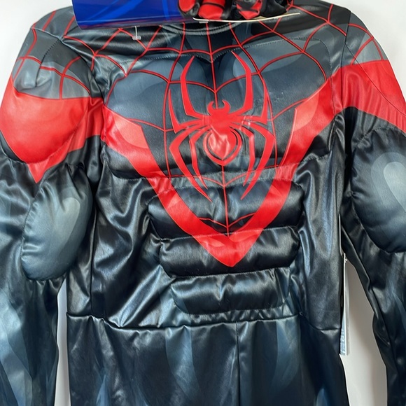 NWT Disney Spider-Man Costume w/Mask, Gloves, and Bulging Muscles - Size 9/10 - Picture 8 of 16
